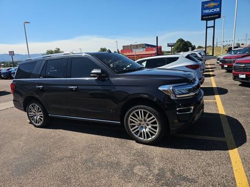 Used 2023 Ford Expedition Limited AWD/4WD image 2
