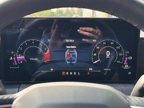 Used 2025 Ford Mustang Convertible RWD image 10