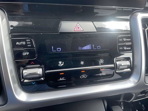 Used 2023 Kia Sorento S w/ Panoramic Sunroof Package FWD image 31