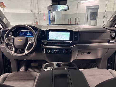 Used 2024 Chevrolet Silverado 1500 LT AWD/4WD image 38