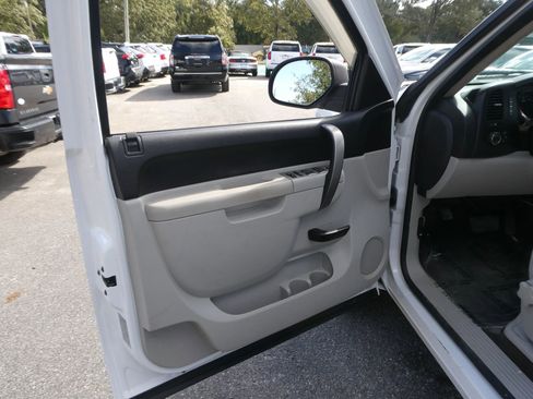 Used 2010 Chevrolet Silverado 1500 LT w/ Power Pack Plus image 11