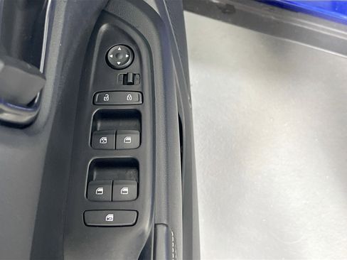 Used 2023 Hyundai Venue Limited image 18