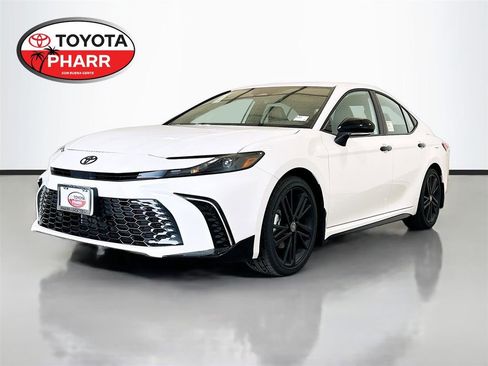New 2026 Toyota Camry Hybrid FWD image 1