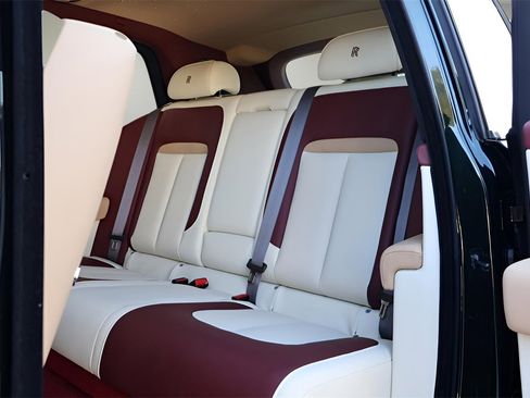 New 2026 Rolls-Royce Cullinan image 17