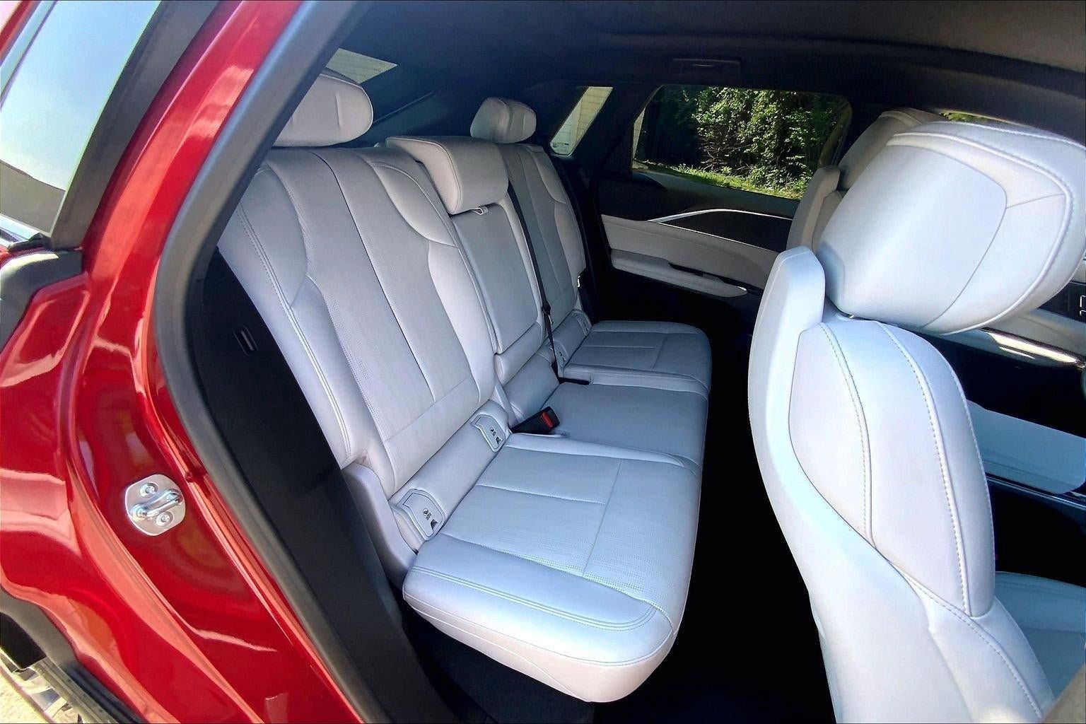 Certified 2024 Cadillac Lyriq Luxury AWD/4WD image 29