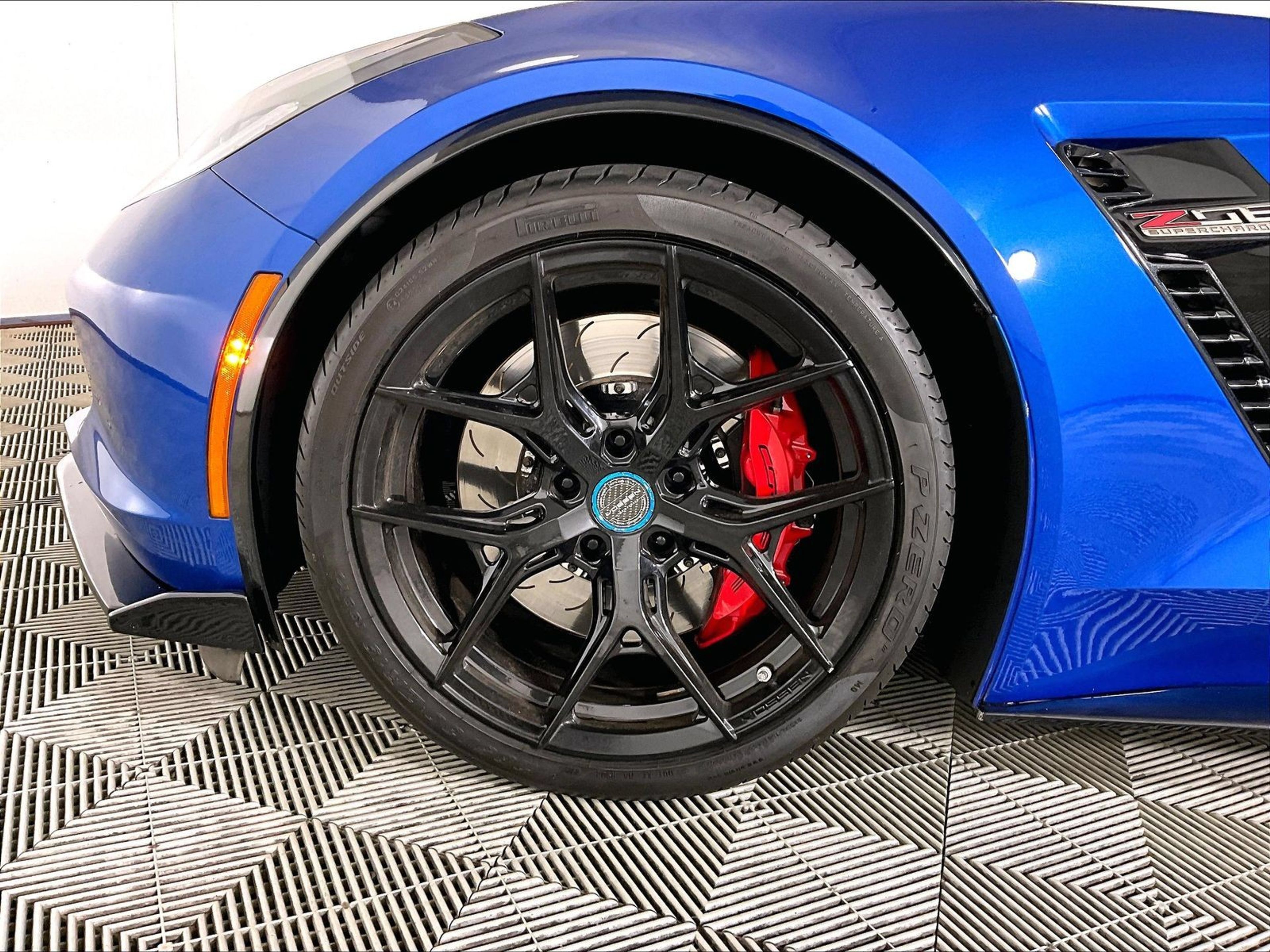 Used 2016 Chevrolet Corvette Z06 w/ 2LZ Preferred Equipment Group RWD image 26