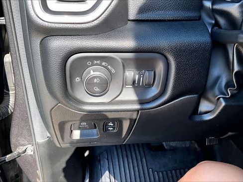 Used 2022 RAM 1500 Laramie RWD image 30