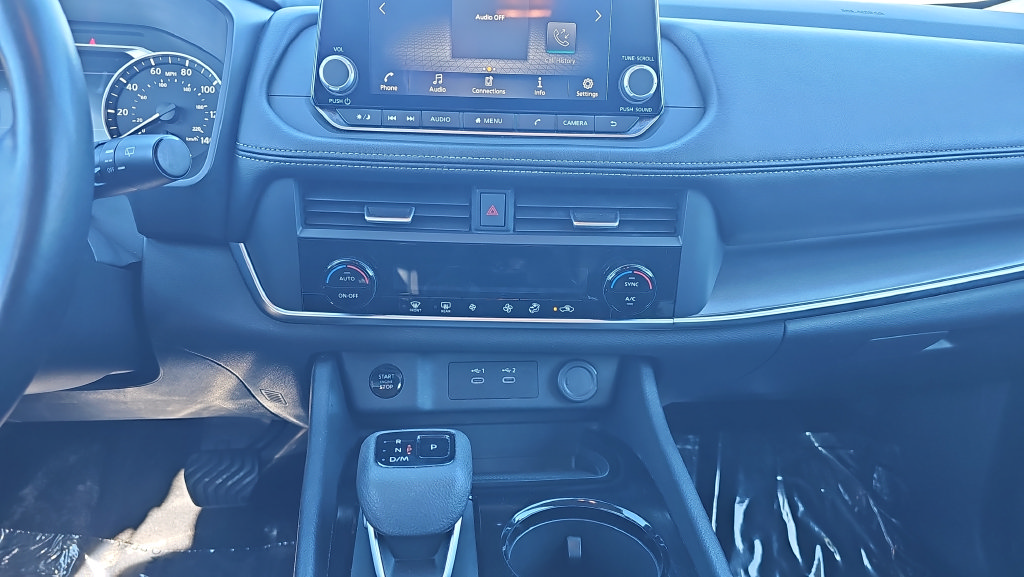 Used 2025 Nissan Rogue SV AWD/4WD image 12