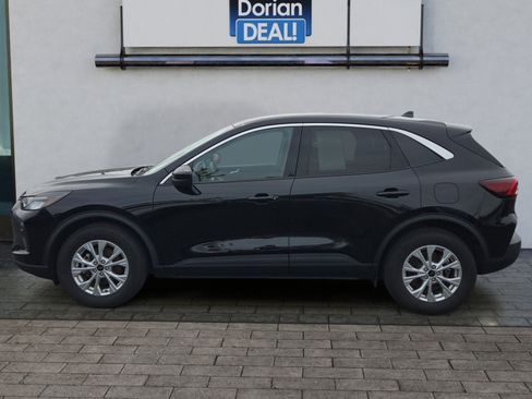 Used 2023 Ford Escape Active w/ Tech Pack #2 AWD/4WD image 6