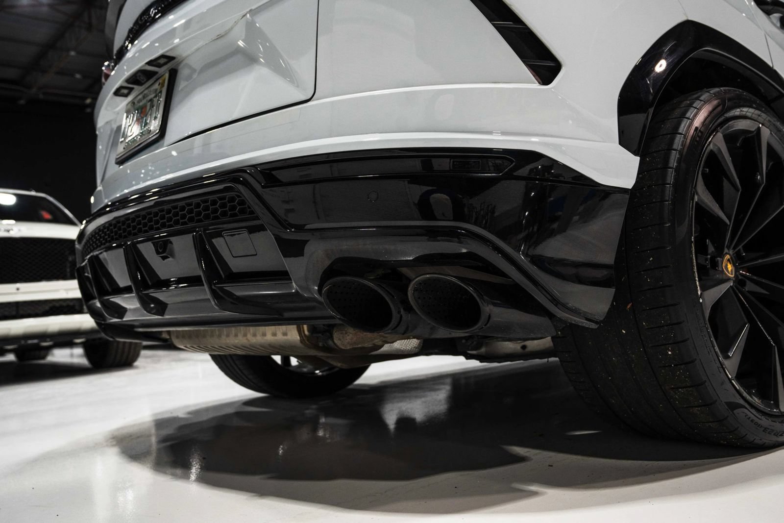Used 2022 Lamborghini Urus AWD/4WD image 14