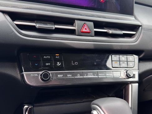 Used 2024 Kia Seltos EX image 21