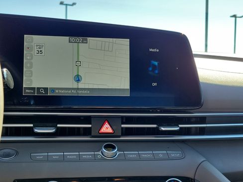 Used 2025 Hyundai Elantra SEL image 26