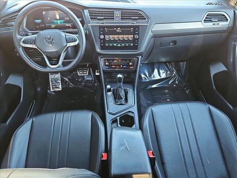 Used 2023 Volkswagen Tiguan SE R-Line image 17