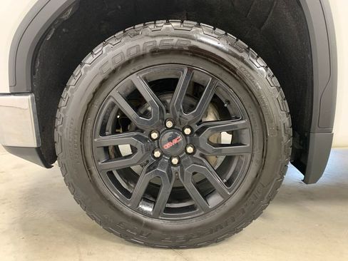 Used 2021 GMC Sierra 1500 Elevation image 18