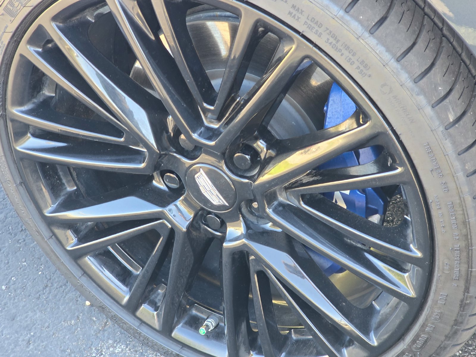 Certified 2025 Cadillac CT5 V w/ LPO, ONYX Package AWD/4WD image 10