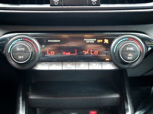 Used 2023 Kia Forte GT-Line image 40