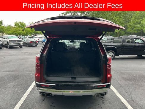 Used 2025 GMC Acadia Denali w/ Super Cruise Package FWD image 23