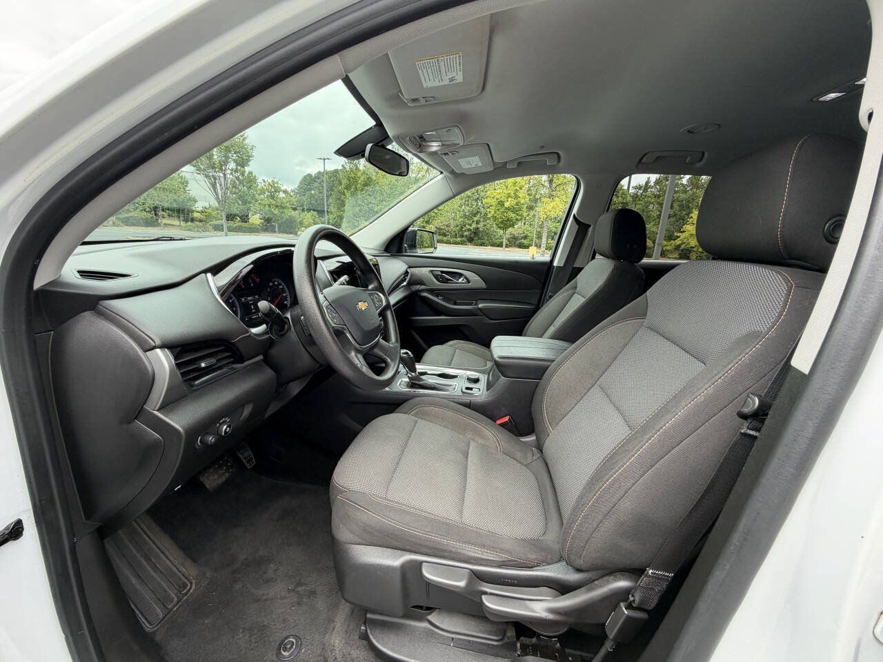 Used 2020 Chevrolet Traverse LS FWD image 9