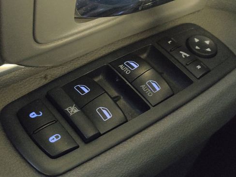 Used 2019 RAM 1500 Classic SLT w/ Luxury Group RWD image 27