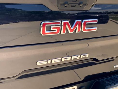 Used 2025 GMC Sierra 1500 SLT AWD/4WD image 31