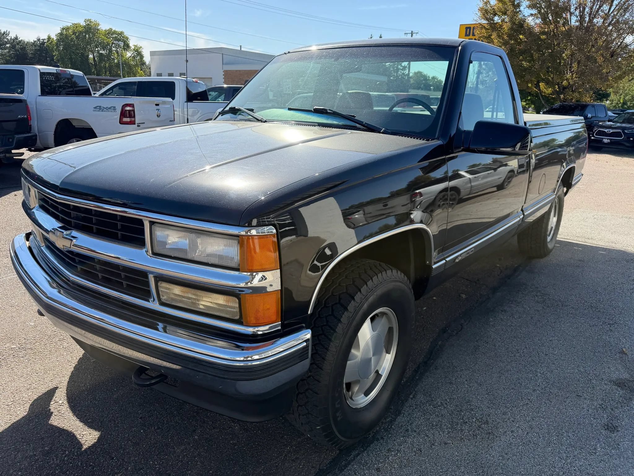 Used 1997 Chevrolet Silverado 1500 4x4 Regular Cab w/ Convenience Pkg image 4