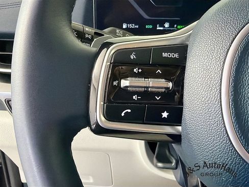 Used 2025 Kia Carnival SX w/ SX Dark Edition Package FWD image 13