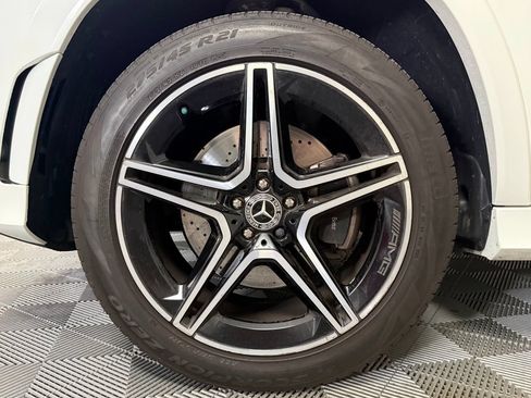 Used 2023 Mercedes-Benz GLS 450 4MATIC image 9