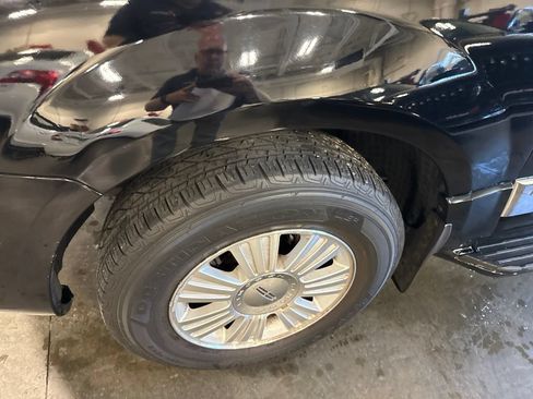 Used 2007 Lincoln Navigator 4WD image 3