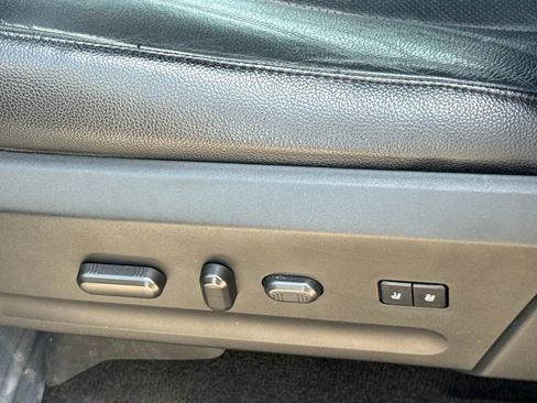 Used 2017 Ford Expedition XLT w/ Equipment Group 202A image 25