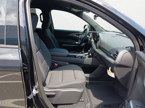 New 2025 Chevrolet Traverse LT w/ Enhanced Driving Package image 28