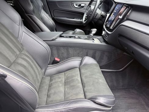 Used 2019 Volvo XC60 T6 R-Design w/ Protection Package Premier image 12