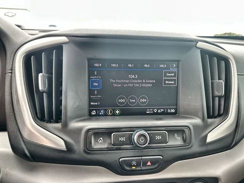 Used 2024 GMC Terrain SLE image 25