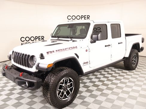 Used 2025 Jeep Gladiator Rubicon AWD/4WD image 11