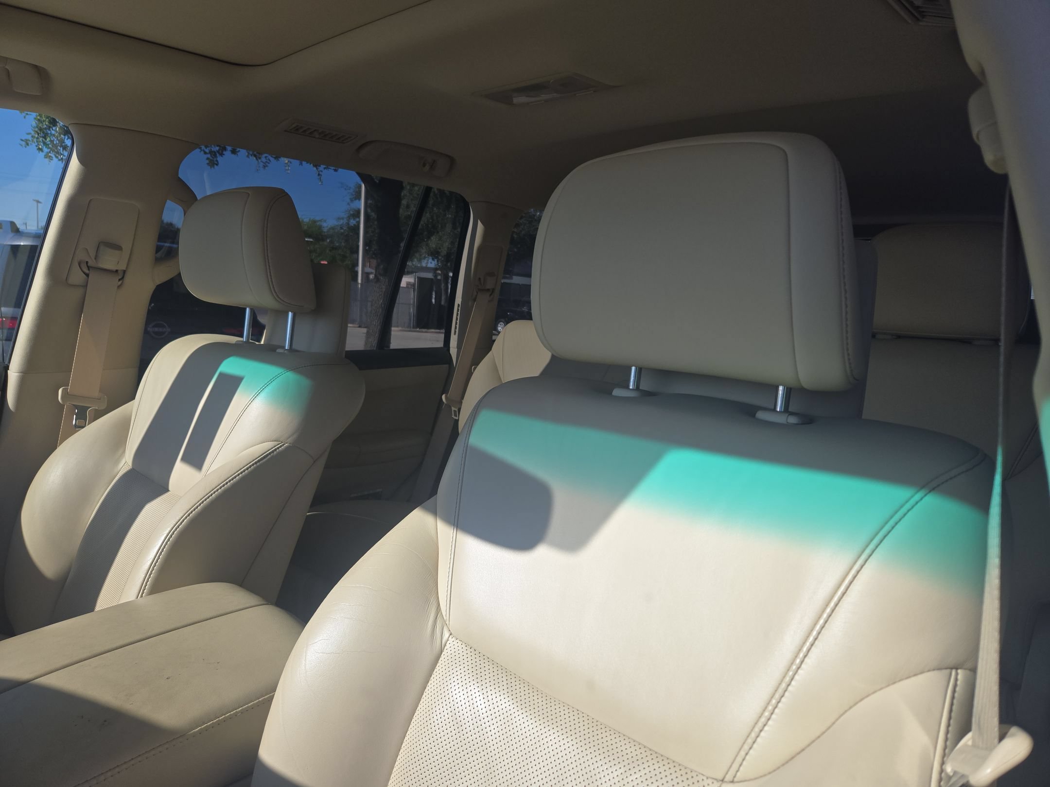 Used 2013 Lexus LX 570 4WD w/ Luxury Pkg image 9