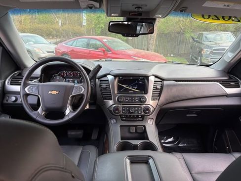 Used 2020 Chevrolet Suburban LT AWD/4WD image 10