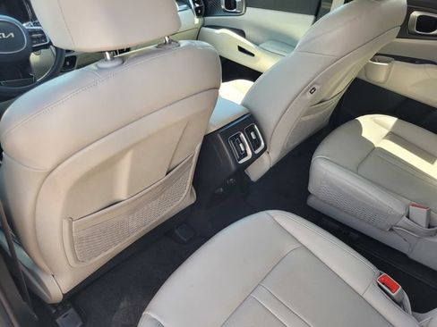 Used 2023 Kia Sorento EX AWD/4WD image 12