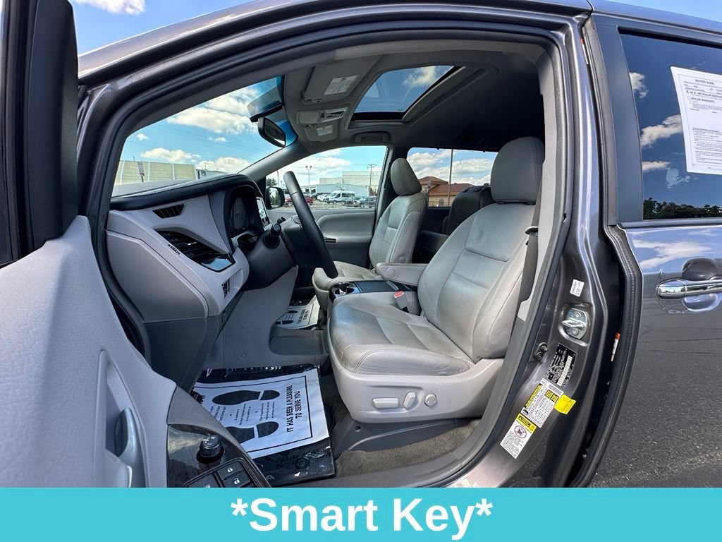 Used 2017 Toyota Sienna XLE FWD image 15