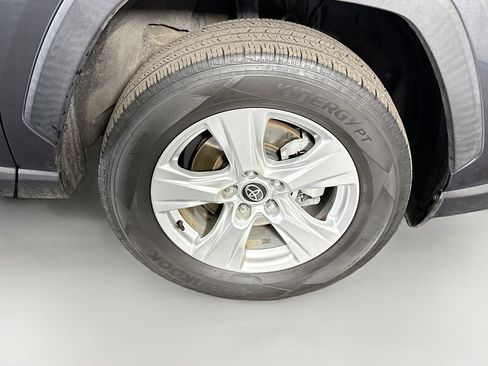 Used 2021 Toyota RAV4 XLE image 32