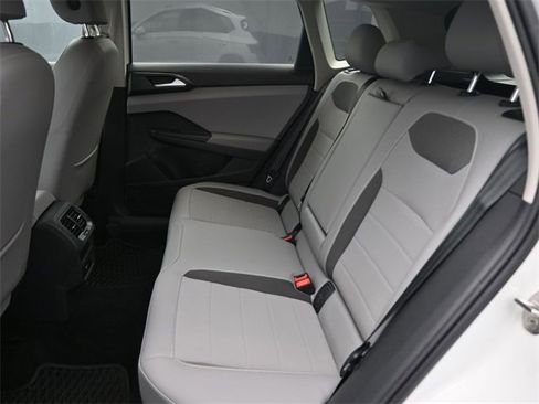 Used 2022 Volkswagen Taos SE image 10
