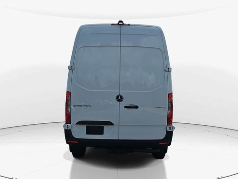 Used 2025 Mercedes-Benz Sprinter 2500 image 7