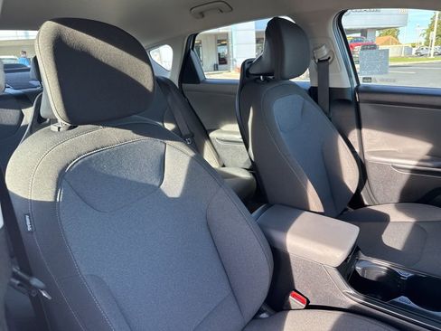Used 2025 Kia K4 LXS image 11