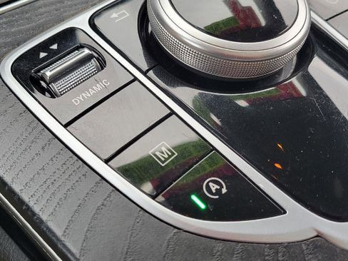 Used 2019 Mercedes-Benz GLC 300 w/ Premium Package image 22