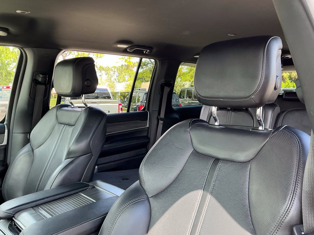 Used 2024 Jeep Wagoneer L Series II RWD image 26