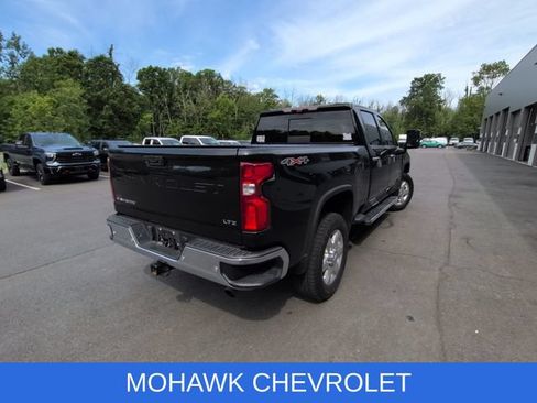 Used 2022 Chevrolet Silverado 2500 LTZ w/ LTZ Premium Package AWD/4WD image 4