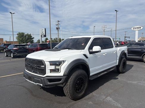 Used 2017 Ford F150 Raptor w/ Equipment Group 802A Luxury AWD/4WD image 4