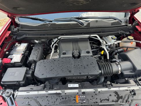 Used 2023 Chevrolet Colorado Z71 w/ Z71 Convenience Package 2 AWD/4WD image 15