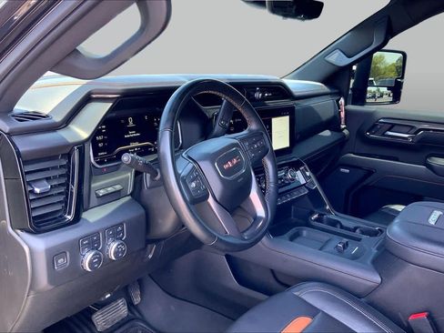 Used 2024 GMC Sierra 2500 AT4 w/ AT4 Premium Plus Package AWD/4WD image 18