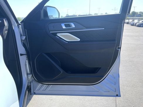 Used 2025 Ford Explorer Platinum w/ LUX Leather Package AWD/4WD image 17