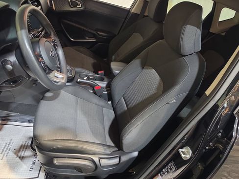 Used 2020 Kia Soul S FWD image 13