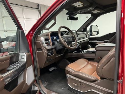 Used 2025 Ford F350 King Ranch w/ FX4 Off-Road Package image 18